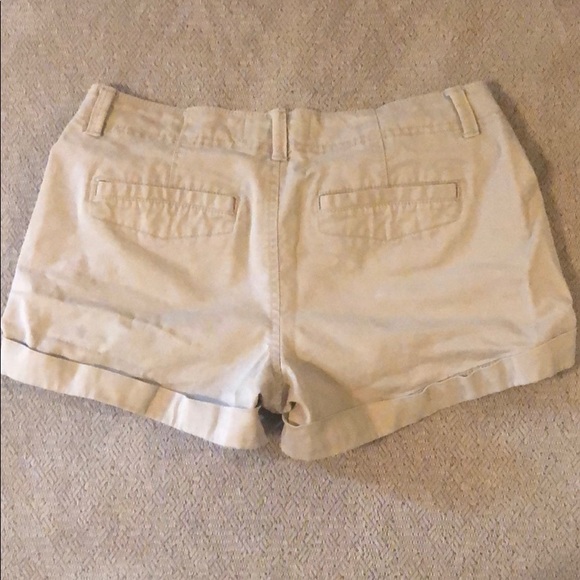 Khaki shorts - Picture 3 of 3